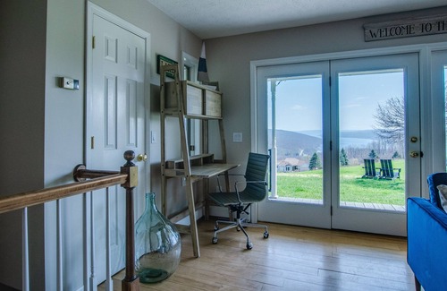Bluff Point House | Indulge in a Finger Lakes Retreat with Lake Views and More