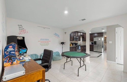 Fort Walton Beach House | Pet-Friendly Townhouse Near Beach and Dog Park - 10/10 Score
