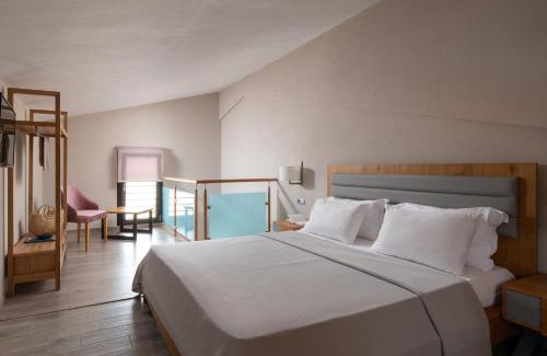 Sarti Apartment | Discover Vrahakia: Oceanfront Haven with Top Amenities