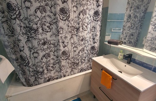 Marly-le-Roi Apartment | Family-Friendly Vrbo Property: Your Budget Escape Awaits
