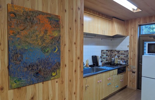 Tsuru Cottage | Pet-Friendly Vrbo Property with Hot Tub and Breakfast