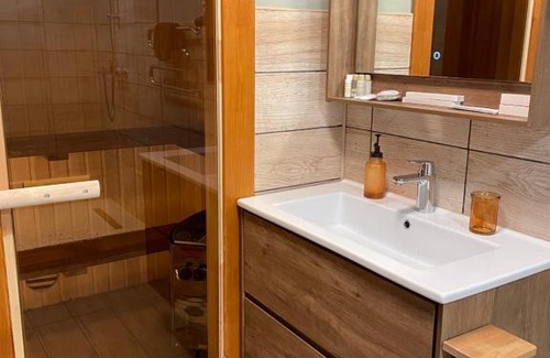 Harlu Hotel | Discover Comfort at Vremena Goda Inn - Rated 9/10
