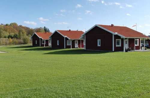 Ljungsbro Cabin | Guest Rated: Vreta Kloster Golfklubb with Family-Friendly Perks