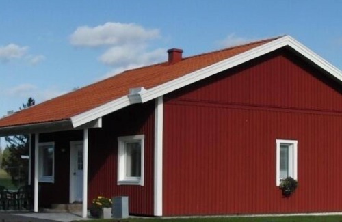 Ljungsbro Cabin | Guest Rated: Vreta Kloster Golfklubb with Family-Friendly Perks