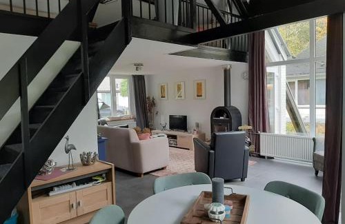 Posterholt House | Private Villa with Enclosed Garden - Pet Friendly Retreat