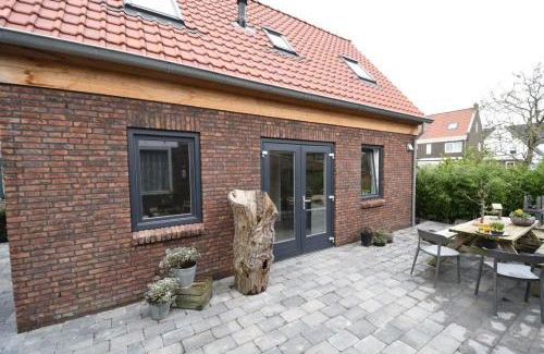 Oostkapelle House | Discover Duinweg 2b: Family-Friendly Retreat Rated 9.5/10