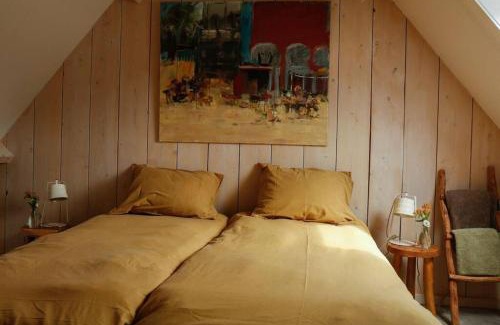 Oostkapelle House | Discover Duinweg 2b: Family-Friendly Retreat Rated 9.5/10