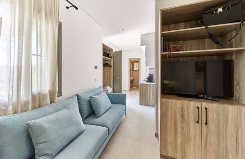 Sifnos Villa | Vrisi Residence & Sigma Residence: Poolside Ocean Views Await