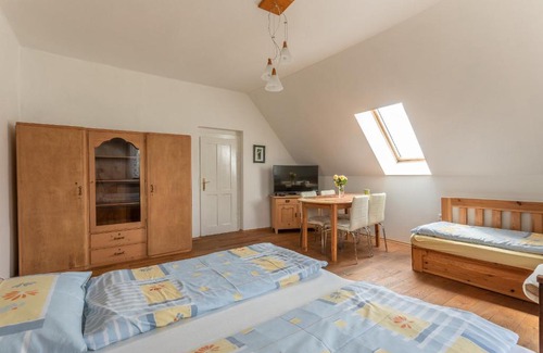 Turnov House | Cozy VS Apartmán with Pool & Pet-Friendly Amenities