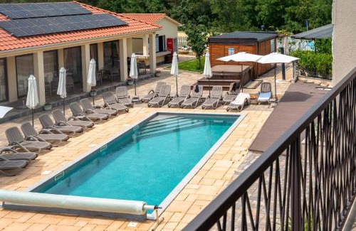 Klimno Apartment | Top-Rated VSG Resort: Oceanfront Bliss Awaits You