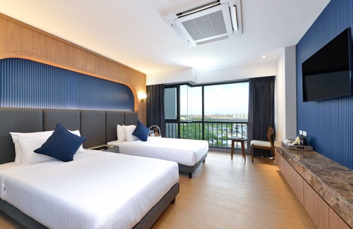 Mueang Samut Prakan District Hotel | Inviting VST Residence Thepharak: Pools, Spa & Dining