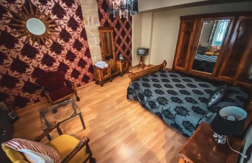 Old Town Baeza House | Pet-Friendly VTAR Casa las Tinajas with Oceanfront Pool
