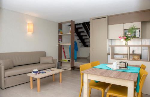 Biscarrosse Plage Resort | Inviting VTF La Jaougue Soule: Poolside Oceanfront Retreat