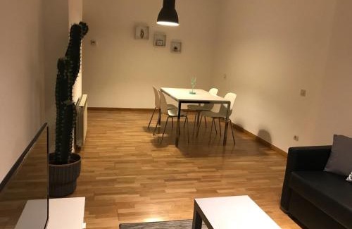 El Gancho Apartment | Pet-Friendly Retreat at AZ El Balcón de Conde de Aranda II