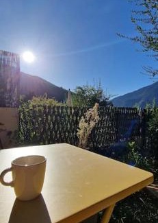 Saint-Martin-Vesubie Apartment | Ambiance Chalet with Ocean View and Hot Tub Retreat