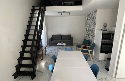 Soubise Apartment | Enjoy Vue Charente: Ideal for Families and Pet Lovers