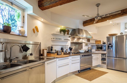 Gordes House | Experience Unmatched Views in the Heart of Gordes