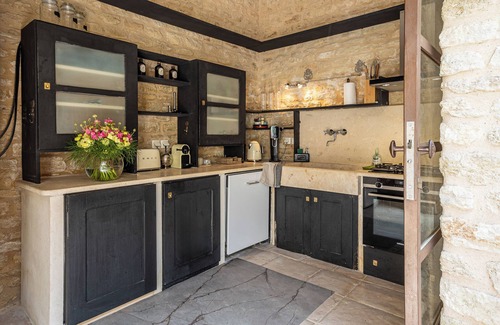 Gordes House | Experience Unmatched Views in the Heart of Gordes