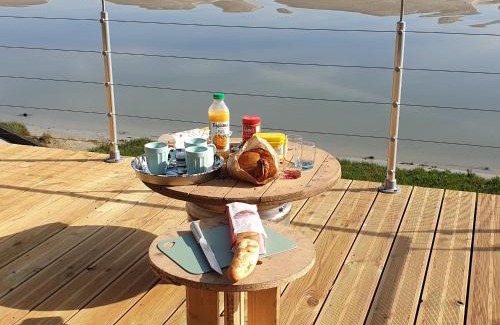 Saint-Valery-sur-Somme Apartment | Child-Friendly Retreat at Vue d'ici - Rated 9.1/10!