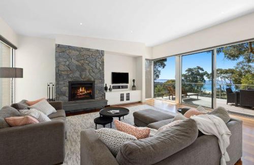 Lorne House | Relax at Vue De Mer: Oceanfront Bliss for Families