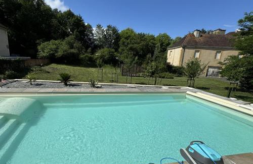 Excideuil Bed & Breakfast | Vue du Château d'Excideuil en chambres