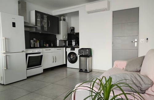 Le Port Apartment | Unforgettable Views at Mer-port Esplanade Oniria Hotel