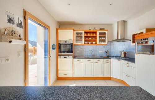 Plovan House | Relaxing Oceanfront Retreat in Plovan with Sea Views