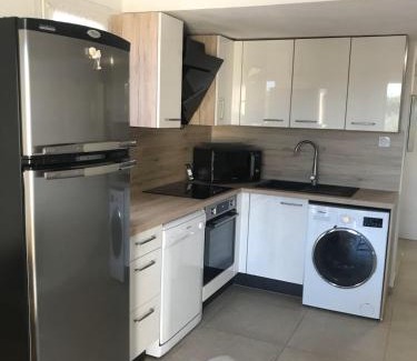 Cavalaire-sur-Mer Apartment | Vue Mer, Piscine, Terrasse Privée et Clim