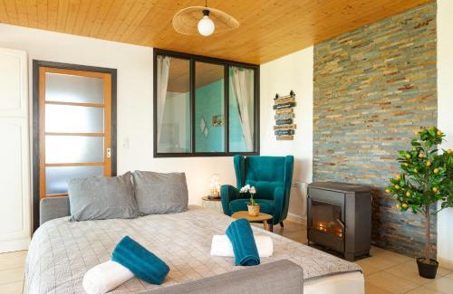 Dragey-Ronthon House | Au Mont Magique: Breathtaking Bay Views at Your Doorstep