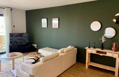 Contis-les-Bains Apartment | Oceanfront Retreat at Vue Océan - Perfect for Families