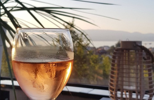 Thonon-les-Bains Apartment | Scenic Vue Panoramique: Experience Lake and Mountain Bliss