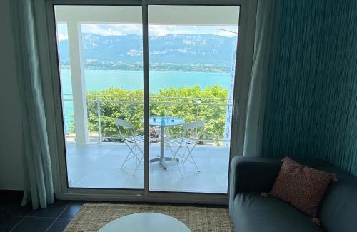 Le Bourget-du-Lac Apartment | Stunning Lake Views at Vue Sublime du Lac du Bourget