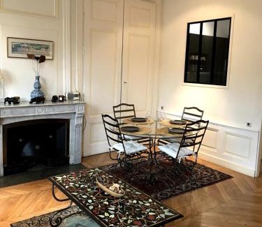 Fourviere Apartment | Unwind at Vue sur l'eau with 8.7/10 Guest Ratings