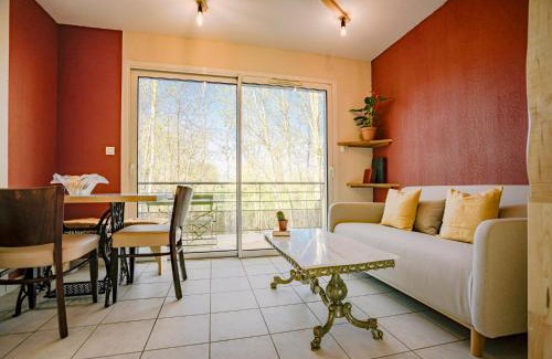 Aiguelèze Apartment | Relaxing Golf View Retreat with Pool and Family Amenities