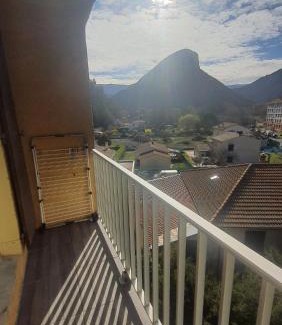Digne-les-Bains Apartment | Relaxing Vue sur les Dourbes Studio with Spa & Hot Tub