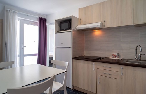 Guidel-Plages Condo | Oceanview Apartment with Terrace, Steps from the Beach
