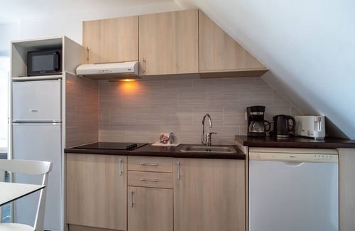 Guidel-Plages Condo | Oceanview Apartment with Terrace, Steps from the Beach