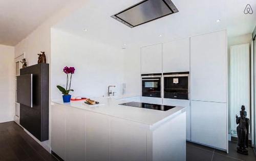 Billancourt–Rives de Seine House | Oceanfront Escape at Vue sur Seine Musicale - 4 Star Comfort
