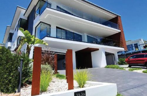 Nelson Bay House | Discover Vueone: Beach House with Pool & Perfect Score
