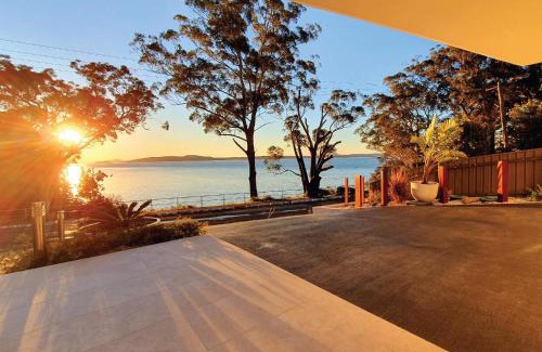 Nelson Bay House | Discover Vueone: Beach House with Pool & Perfect Score