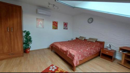 Sarvar Apartment | Family-Friendly Vukmán Apartman with High Ratings