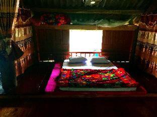 Ngoi Tu House | Discover VuLinh Family Homestay: Rated 9.2, Family-Friendly!