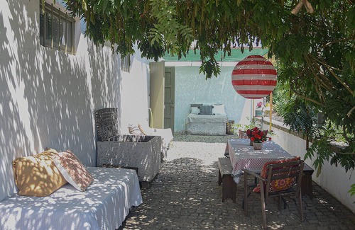 Sao Martinho da Cortica House | Discover VUMBA: The Bue-Maria Suite with Pool & Spa