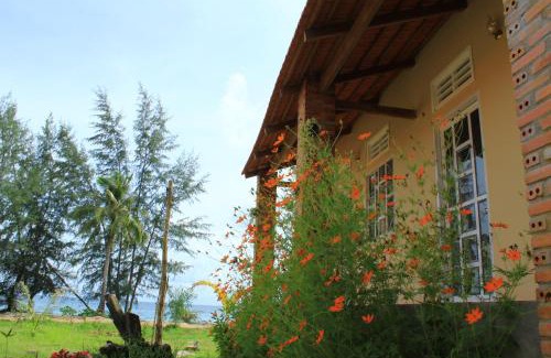Cua Can Village Resort | Beachfront Bliss at Vung Bau Resort with Family Amenities