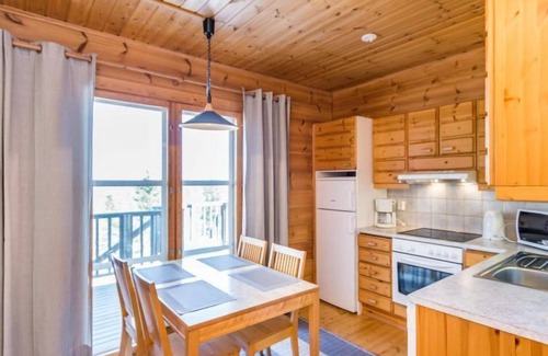 Rukatunturi House | Scenic Vuosseli-kelkka 15b with Spa and Lake Views