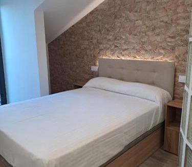 Avila House | VUT Adarve: Child-Friendly Stay with 9.4/10 Guest Rating