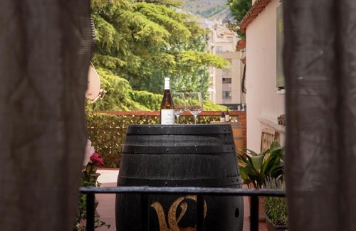 Cuenca Apartment | Discover VUT Carretería9 B: Rated 9/10, Family Friendly Stay