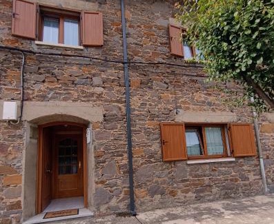 Villablino House | Pet-Friendly VUT Corea324: Guest Rated 9.8/10