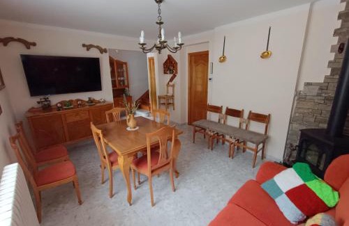 Villablino House | Pet-Friendly VUT Corea324: Guest Rated 9.8/10