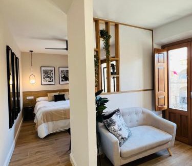 Ciudad Rodrigo Apartment | Guest Rated 10/10: El Balcón de la Plaza Awaits You